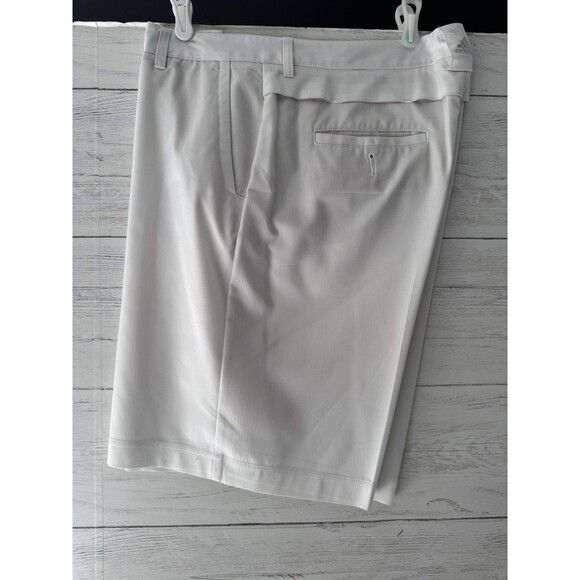 Adidas Golf Shorts ClimaCool Light Beige/White Performance Athletic Sz 36 Mens - Picture 8 of 9